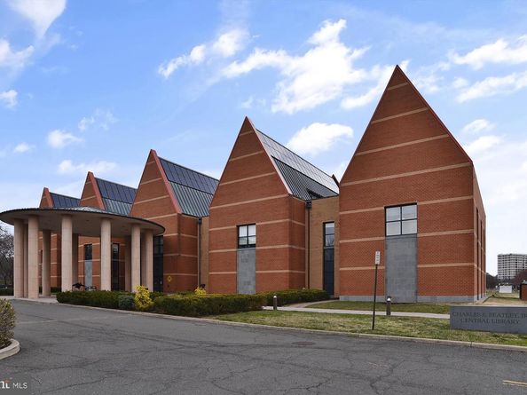 171 Barrett Place, Alexandria VA 22304