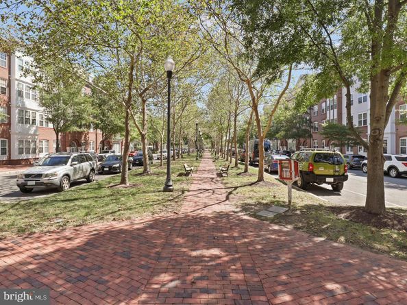 171 Barrett Place, Alexandria VA 22304
