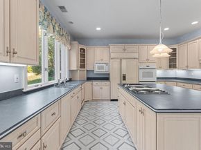8709 Crider Brook Way, Potomac MD 20854