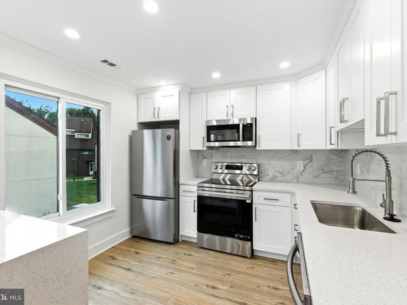 5008 N Convent Lane 276, Philadelphia PA 19114