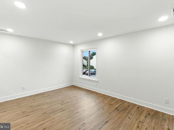5008 N Convent Lane 276, Philadelphia PA 19114