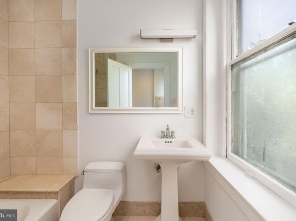 1683 35TH Street NW, Washington DC 20007