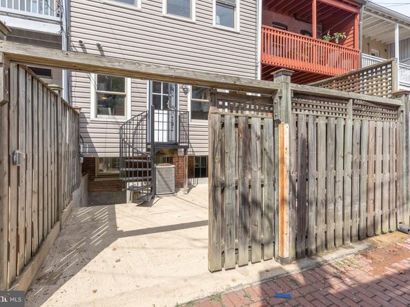 1683 35TH Street NW, Washington DC 20007