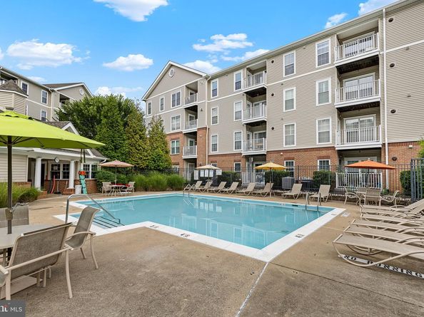 7011 Falls Reach Drive 205, Falls Church VA 22043