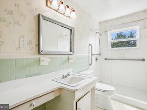 102 Moore Avenue SW, Vienna VA 22180