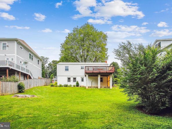 102 Moore Avenue SW, Vienna VA 22180