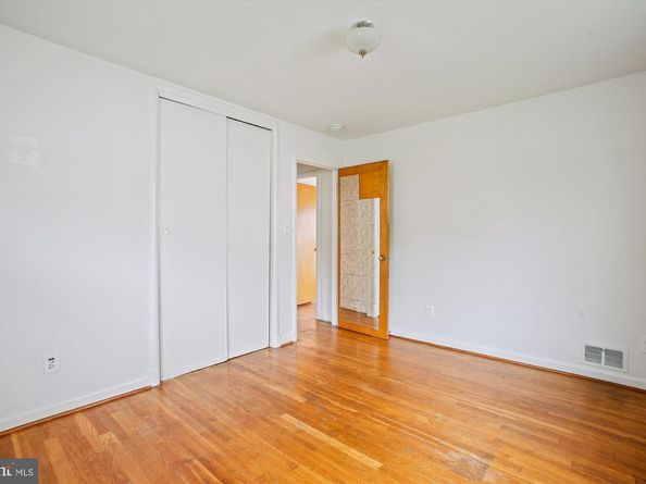 102 Moore Avenue SW, Vienna VA 22180