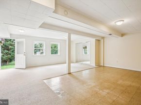 102 Moore Avenue SW, Vienna VA 22180
