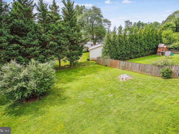 102 Moore Avenue SW, Vienna VA 22180