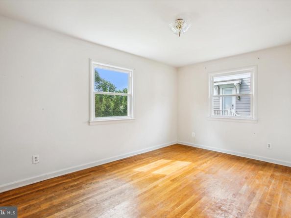 102 Moore Avenue SW, Vienna VA 22180
