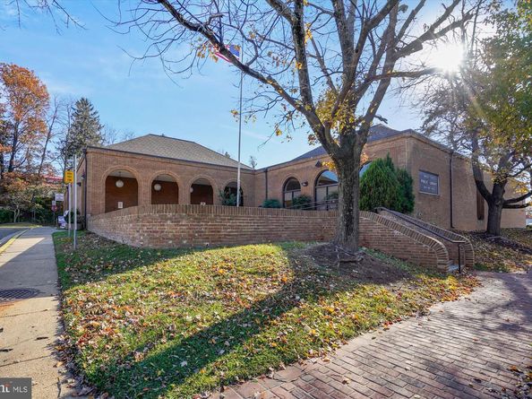 102 Moore Avenue SW, Vienna VA 22180