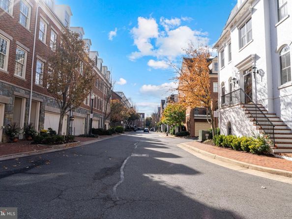 602 Fords Landing Way, Alexandria VA 22314