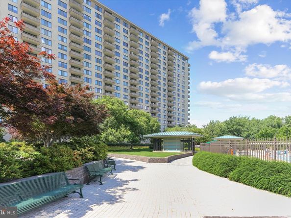 5225 Pooks Hill Road 1701N, Bethesda MD 20814