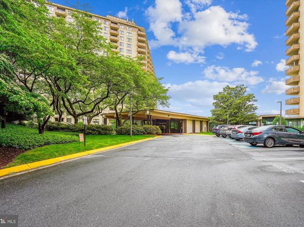 5225 Pooks Hill Road 1701N, Bethesda MD 20814