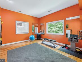 3015 Oregon Knolls Drive NW, Washington DC 20015