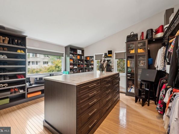 3015 Oregon Knolls Drive NW, Washington DC 20015