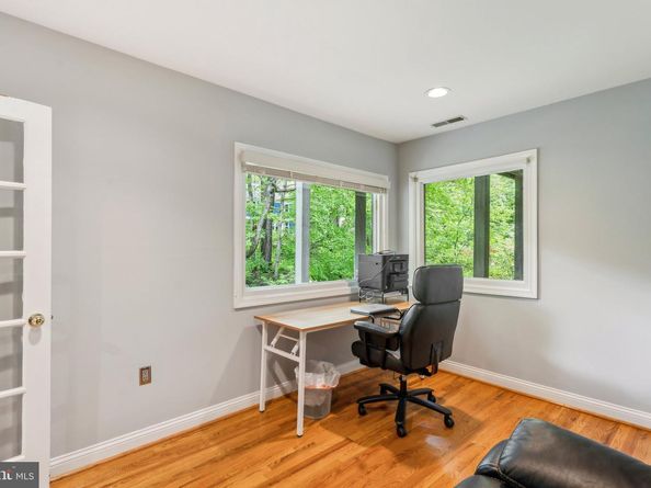3015 Oregon Knolls Drive NW, Washington DC 20015