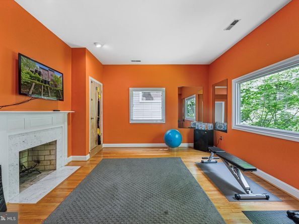 3015 Oregon Knolls Drive NW, Washington DC 20015