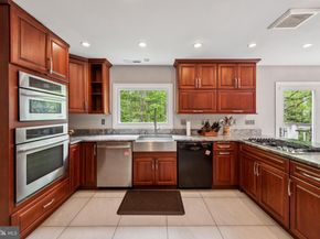 3015 Oregon Knolls Drive NW, Washington DC 20015