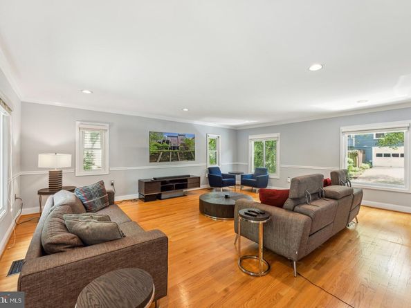 3015 Oregon Knolls Drive NW, Washington DC 20015