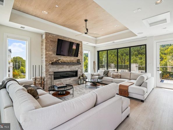 8229 River Road, Bethesda MD 20817