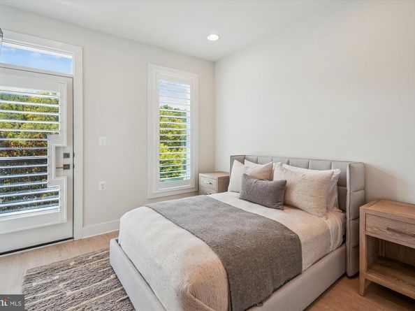 8229 River Road, Bethesda MD 20817