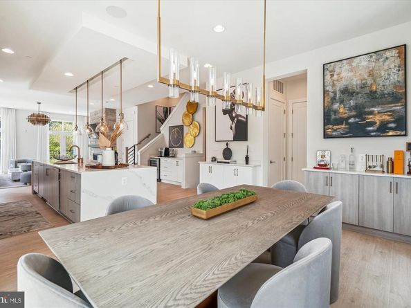 8229 River Road, Bethesda MD 20817