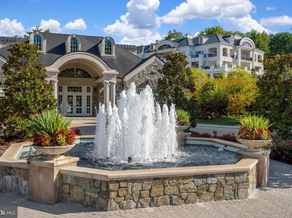 8229 River Road, Bethesda MD 20817