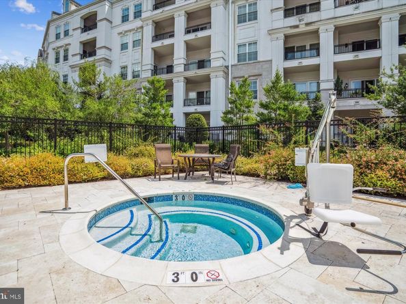 8229 River Road, Bethesda MD 20817