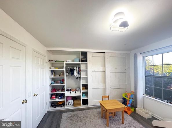 21897 Elkins Terrace, Sterling VA 20166