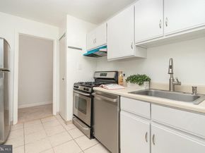 1923 Wilson Lane 102, Mclean VA 22102
