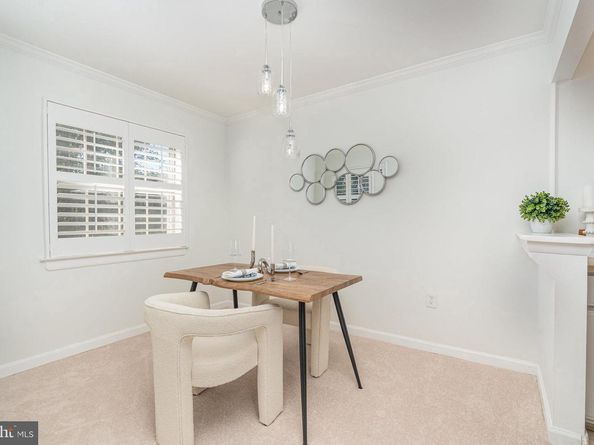 1923 Wilson Lane 102, Mclean VA 22102
