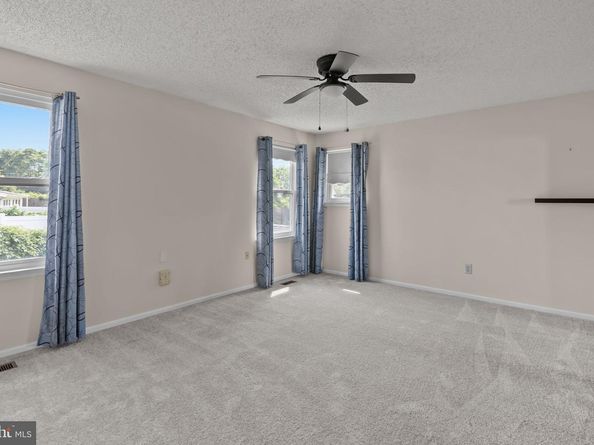 23 Evergreen Way, Philadelphia PA 19115