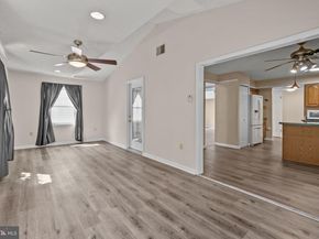 23 Evergreen Way, Philadelphia PA 19115
