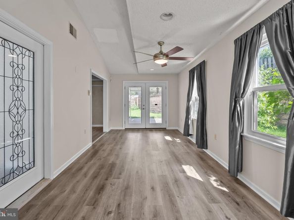 23 Evergreen Way, Philadelphia PA 19115