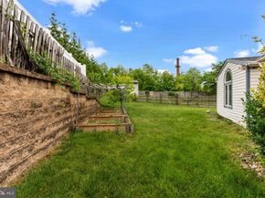 23 Evergreen Way, Philadelphia PA 19115