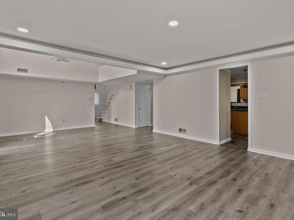 23 Evergreen Way, Philadelphia PA 19115