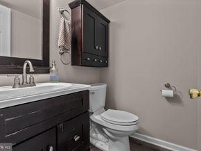 23 Evergreen Way, Philadelphia PA 19115