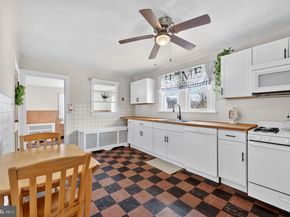 208 Limekiln Pike, Glenside PA 19038