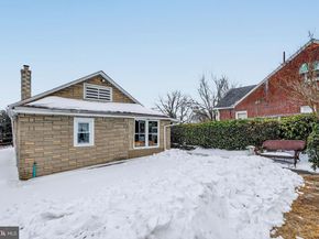 208 Limekiln Pike, Glenside PA 19038