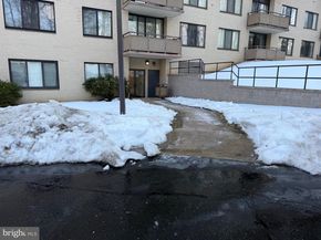 5225 Pooks Hill Road C29N, Bethesda MD 20814