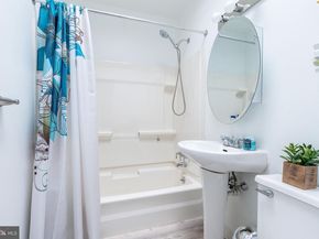 1338 Greeby Street, Philadelphia PA 19111