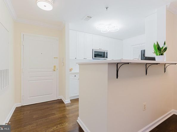 5563 Seminary Road 406, Falls Church VA 22041