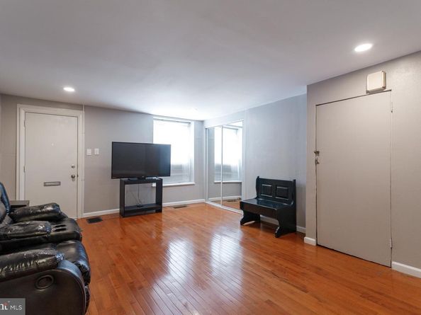 108 Roxborough Avenue, Philadelphia PA 19127