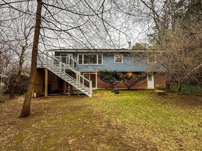 902 Echols Street SE, Vienna VA 22180