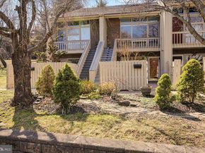 28 Riverhill Way, New Hope PA 18938