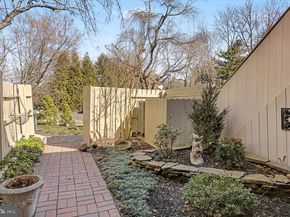 28 Riverhill Way, New Hope PA 18938