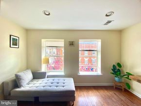 814 S 13TH Street, Philadelphia PA 19147