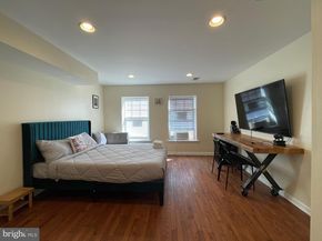 814 S 13TH Street, Philadelphia PA 19147