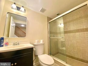 814 S 13TH Street, Philadelphia PA 19147